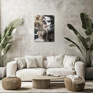 Veins of Porcelain: The Mirror Has Veins