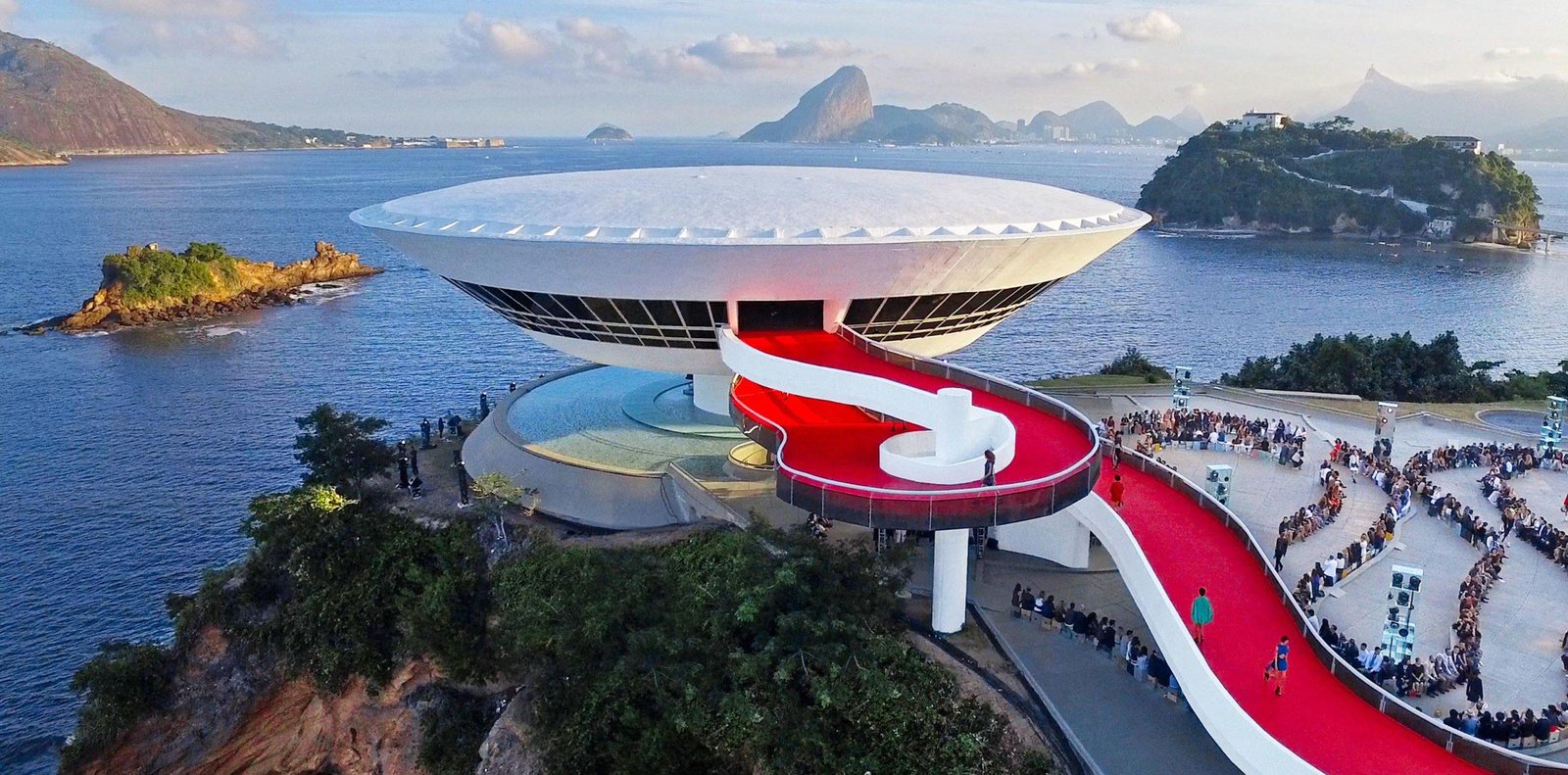 niteroi-museum-1-scaled-1.jpeg