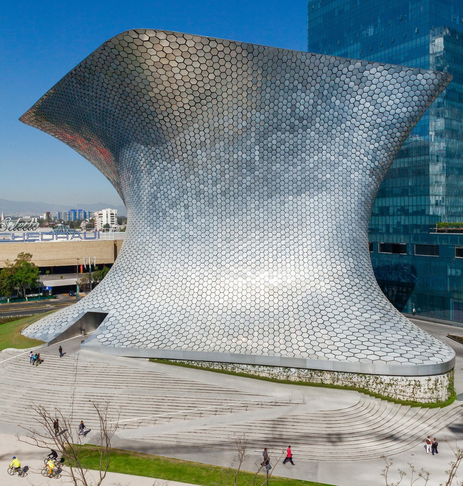 the-museo-soumaya.jpg